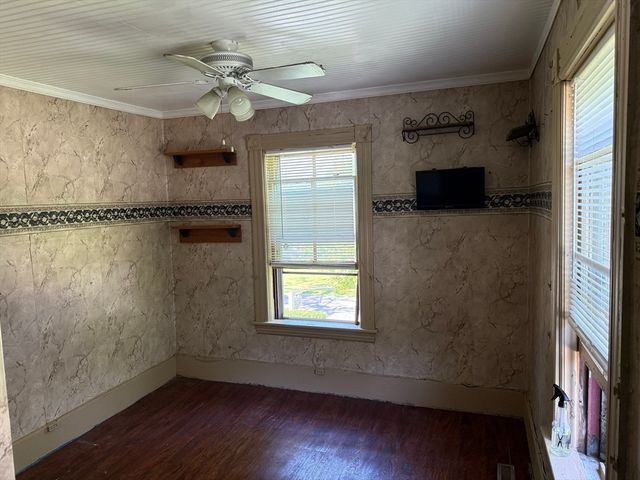 19 Greenville St, Spencer, MA 01562