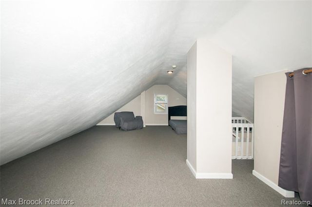 23100 Hoover Avenue, Hazel Park, MI 48030