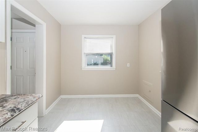 23100 Hoover Avenue, Hazel Park, MI 48030
