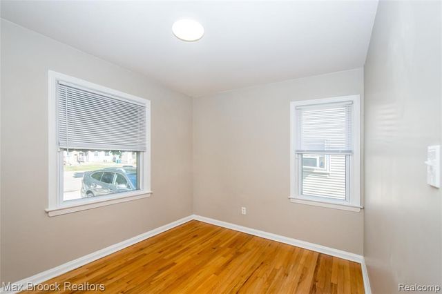23100 Hoover Avenue, Hazel Park, MI 48030