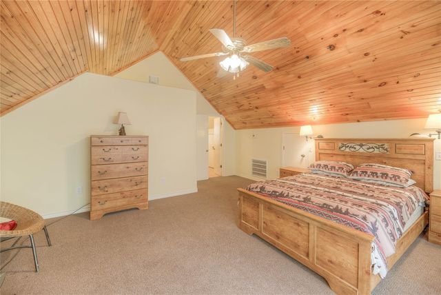445 Knollwood Creek, Onalaska, TX 77360