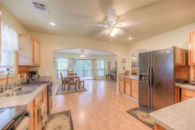 445 Knollwood Creek, Onalaska, TX 77360