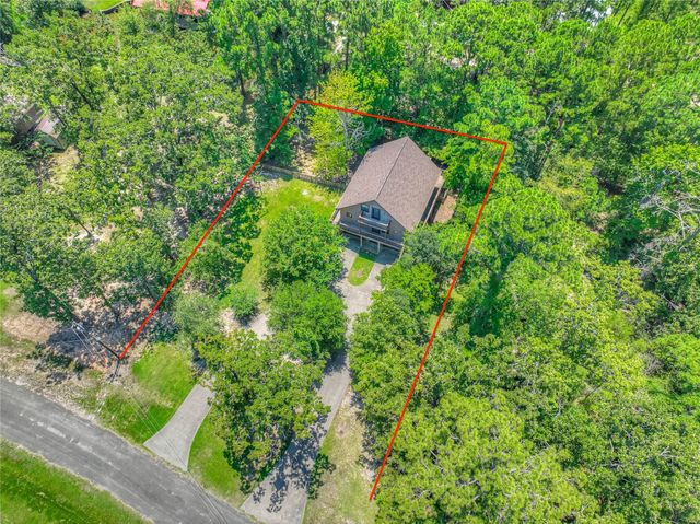445 Knollwood Creek, Onalaska, TX 77360