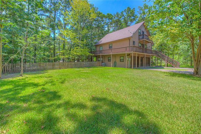 445 Knollwood Creek, Onalaska, TX 77360