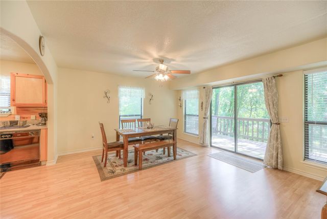 445 Knollwood Creek, Onalaska, TX 77360