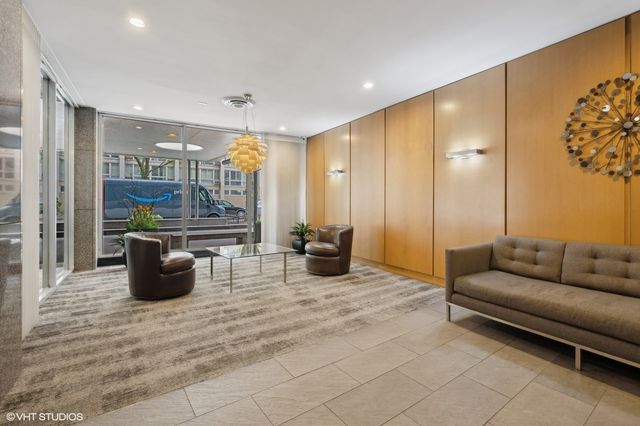 2930 N Sheridan Road 1609, Chicago, IL 60657