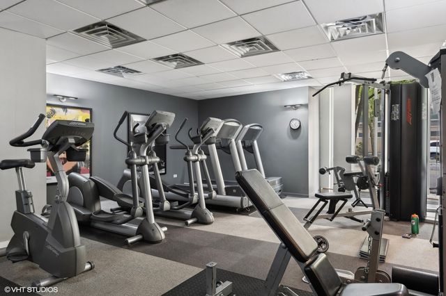 2930 N Sheridan Road 1609, Chicago, IL 60657