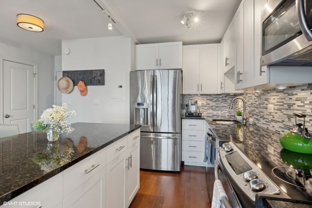 2930 N Sheridan Road 1609, Chicago, IL 60657