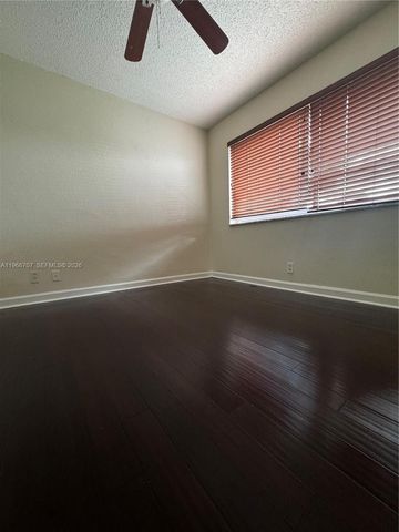 9905 NW 66th St D21, Tamarac, FL 33321