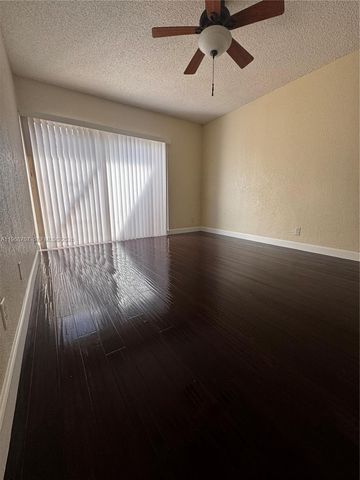 9905 NW 66th St D21, Tamarac, FL 33321