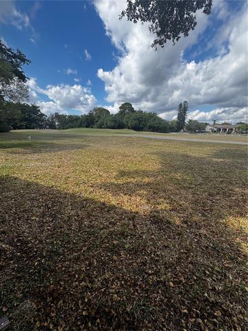 9905 NW 66th St D21, Tamarac, FL 33321