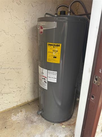 9905 NW 66th St D21, Tamarac, FL 33321