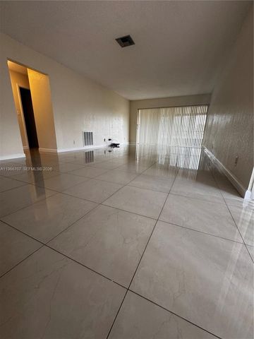 9905 NW 66th St D21, Tamarac, FL 33321