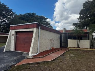 9905 NW 66th St D21, Tamarac, FL 33321