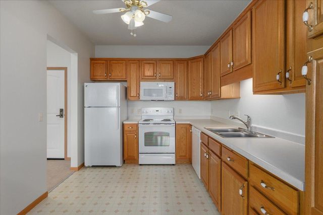 1900 Rush Lake Trail 416, New Brighton, MN 55112