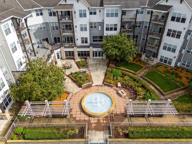 1900 Rush Lake Trail 416, New Brighton, MN 55112