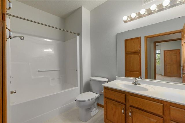 1900 Rush Lake Trail 416, New Brighton, MN 55112