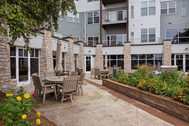 1900 Rush Lake Trail 416, New Brighton, MN 55112