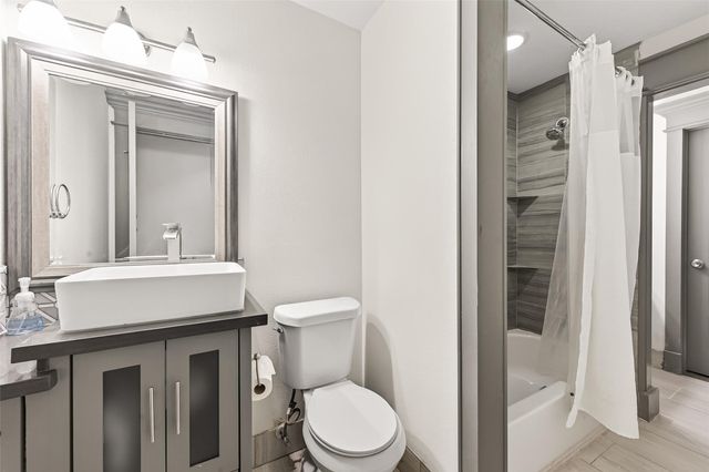 3684 Ocee Street, Houston, TX 77063