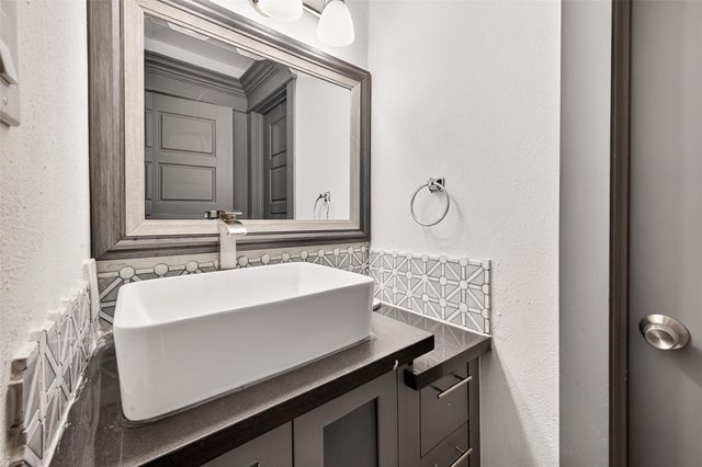 3684 Ocee Street, Houston, TX 77063