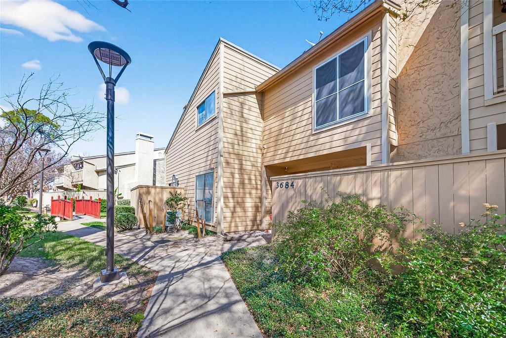 3684 Ocee Street, Houston, TX 77063