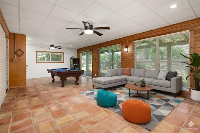 1001 W 7th Street, Weslaco, TX 78596