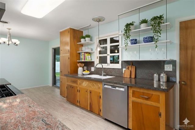 1001 W 7th Street, Weslaco, TX 78596