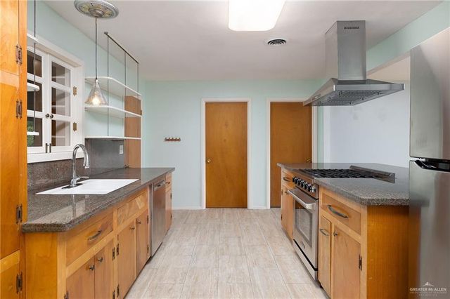 1001 W 7th Street, Weslaco, TX 78596