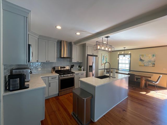 102 Beaufain Street B, Charleston, SC 29401