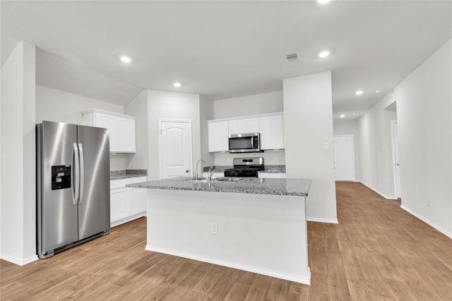 238 Sickle LOOP, Uhland, TX 78640