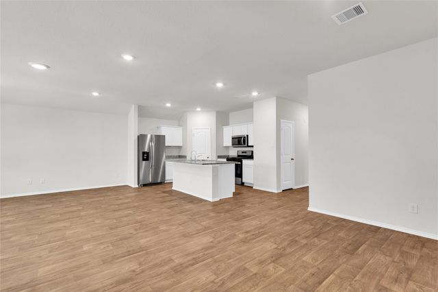 238 Sickle LOOP, Uhland, TX 78640