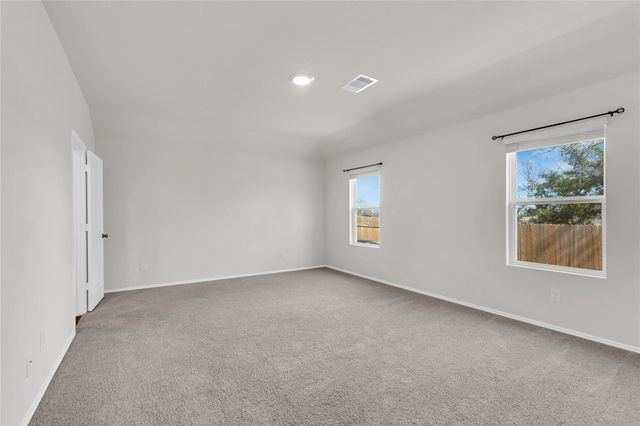 238 Sickle LOOP, Uhland, TX 78640