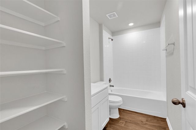 238 Sickle LOOP, Uhland, TX 78640