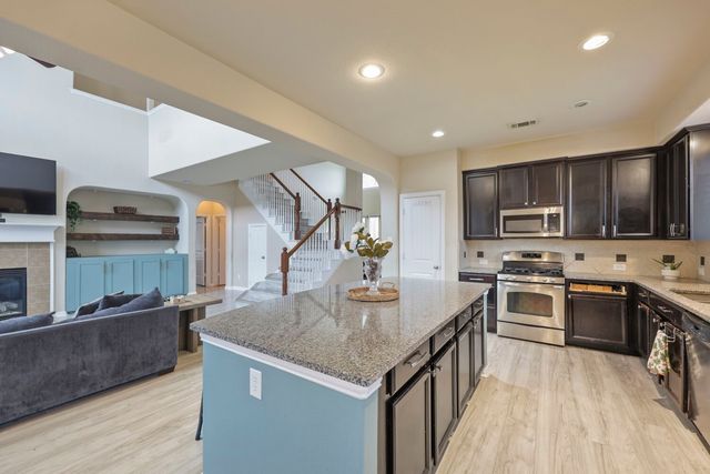 933 Ginger Trail, Desoto, TX 75115