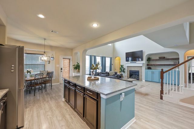933 Ginger Trail, Desoto, TX 75115