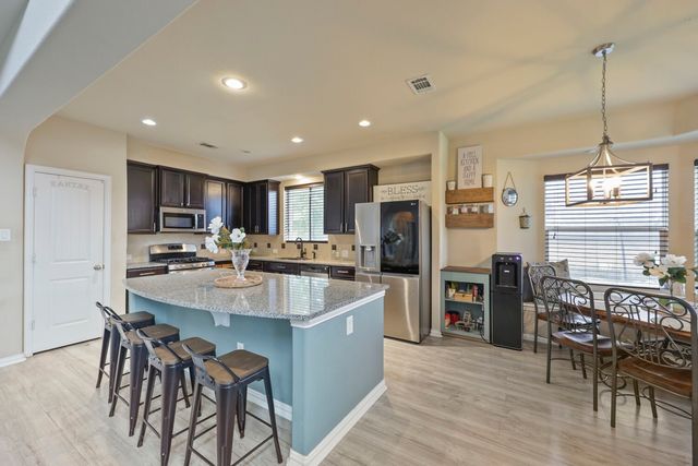 933 Ginger Trail, Desoto, TX 75115