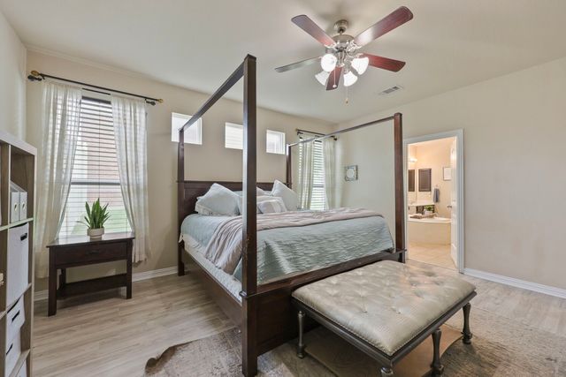 933 Ginger Trail, Desoto, TX 75115