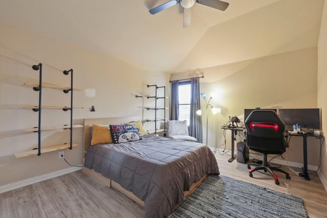 933 Ginger Trail, Desoto, TX 75115