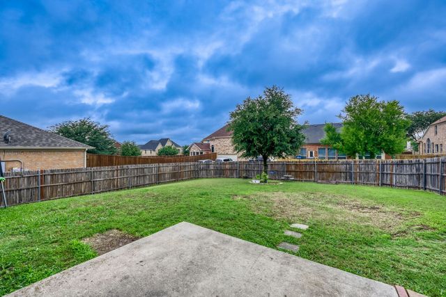 933 Ginger Trail, Desoto, TX 75115