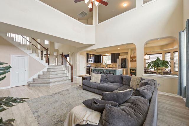 933 Ginger Trail, Desoto, TX 75115