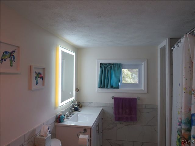 1196 Upper Lenox Avenue, Oneida, NY 13421