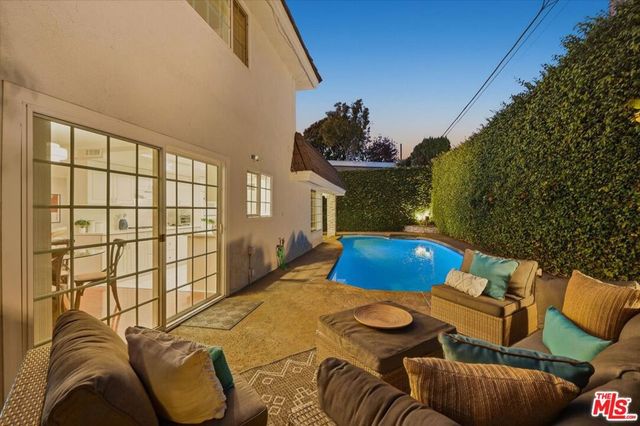 3010 Stoner Avenue, Los Angeles, CA 90066