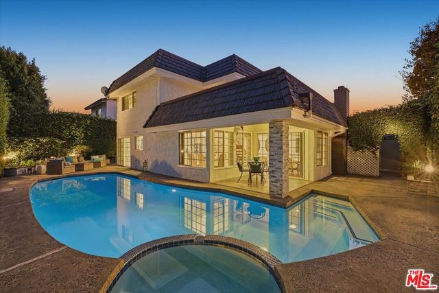 3010 Stoner Avenue, Los Angeles, CA 90066