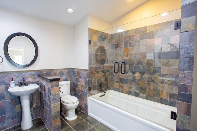 10404 Doering LN, Austin, TX 78750