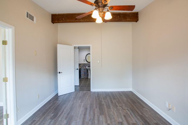 10404 Doering LN, Austin, TX 78750