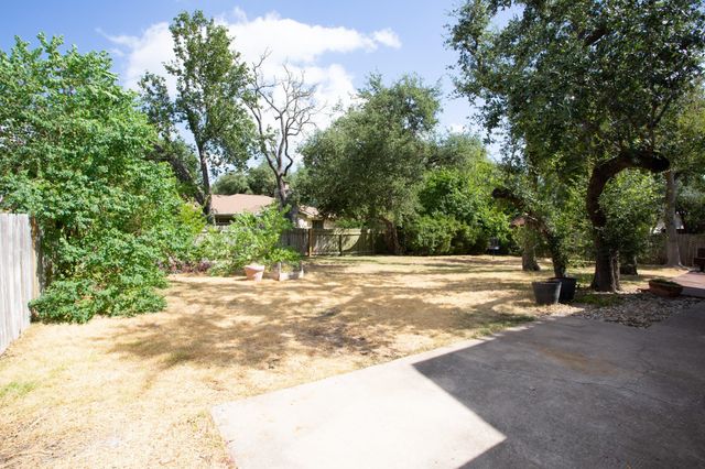 10404 Doering LN, Austin, TX 78750