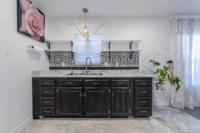 126 Benita St, San Antonio, TX 78210