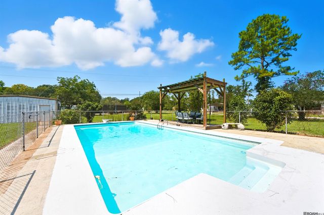 35453 Mcdaniel Rd, Geismar, LA 70734