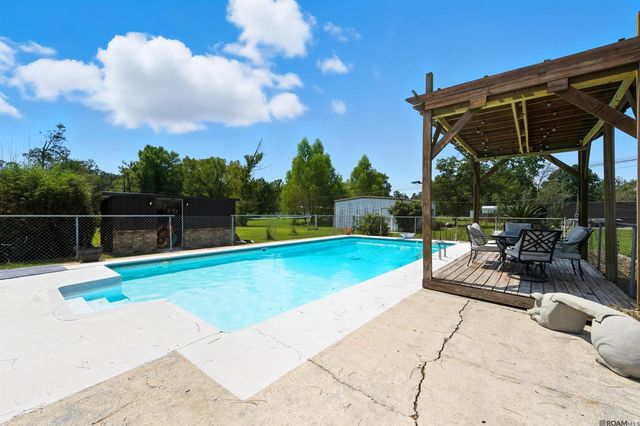 35453 Mcdaniel Rd, Geismar, LA 70734