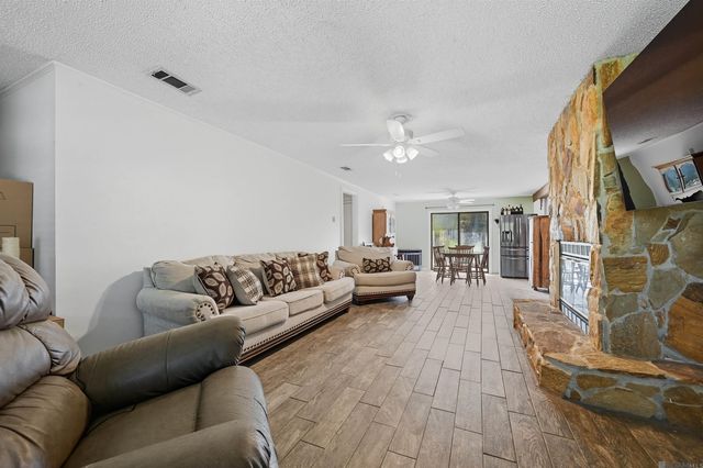 35453 Mcdaniel Rd, Geismar, LA 70734